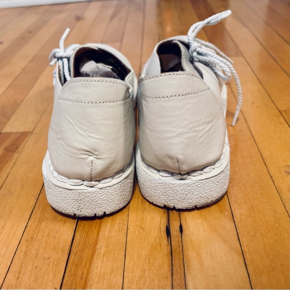 Women’s Fashion Shoes not marked with a size but measure toe to heel 11 inches - Picture 2 of 6